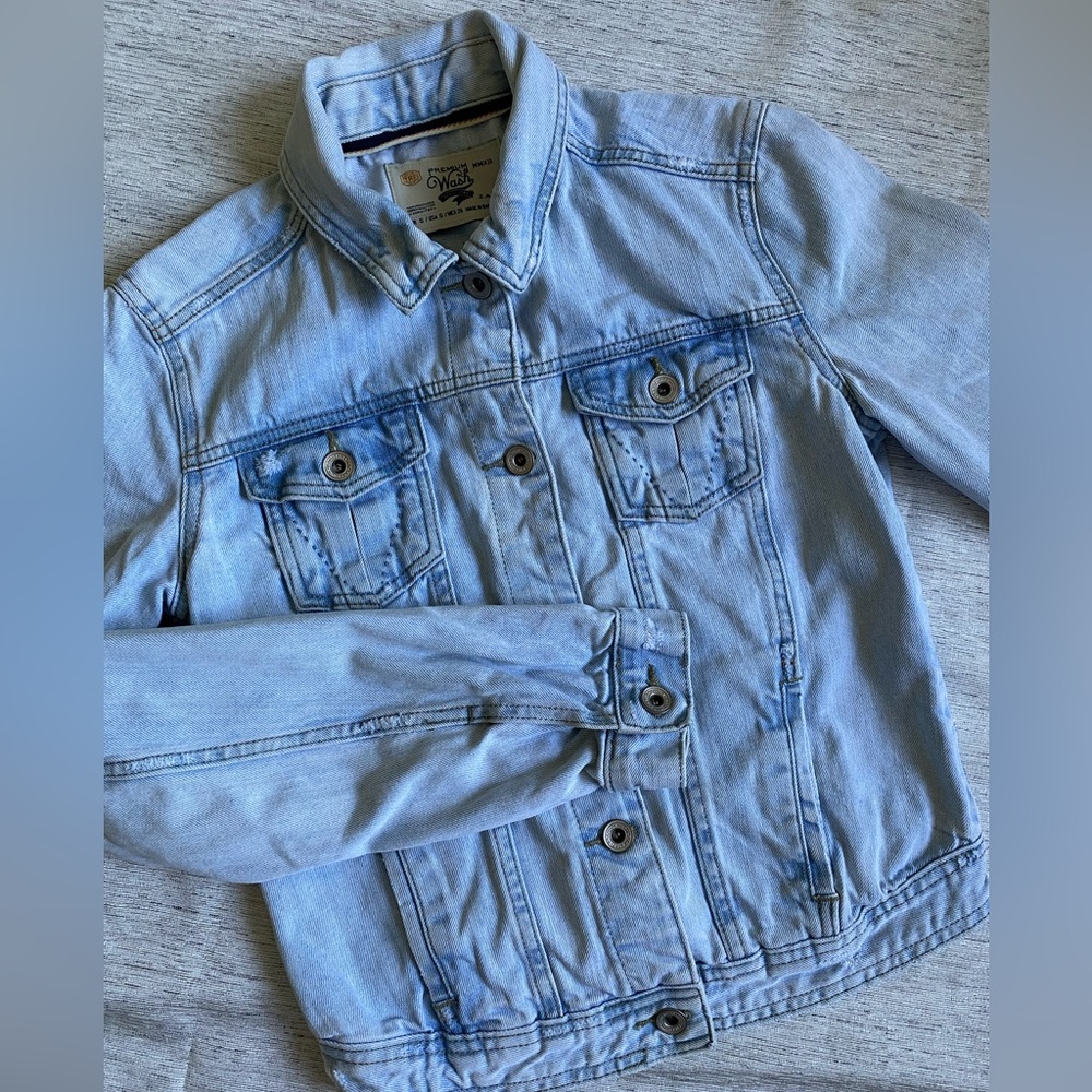 Zara  women’s Light Blue Premium Wash Denim Jean Jacket XS/S